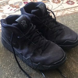 Kyrie 4 blackout